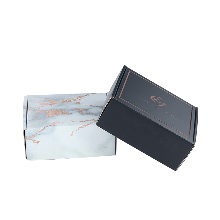 rectangular roll-end tuck corrugated mailer box - view 3